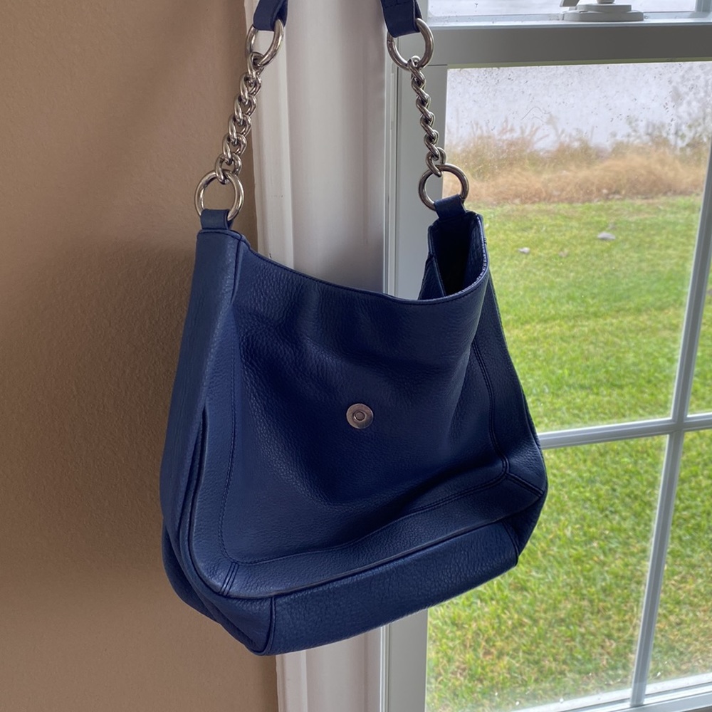 Purple Calvin Klein shoulder bag. - Picture 8 of 8